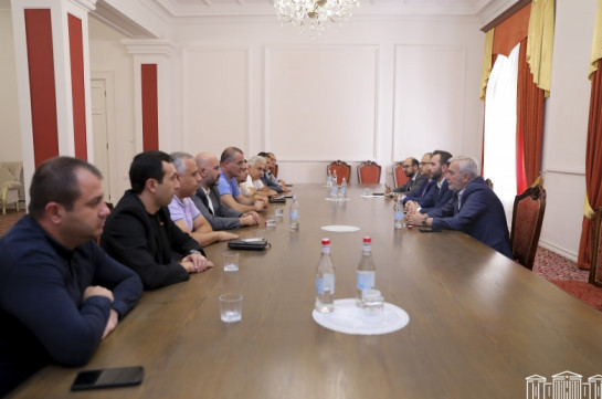 ՔՊ և Արցախի ԱԺ պատգամավորները կարևորել են արտաքին մարտահրավերներին դիմակայելու գործում համաժողովրդական համախմբվածությունն ու համերաշխությունը