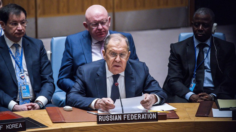 Лавров: Запад маниакально подталкивает Украину к продолжению конфликта с Россией