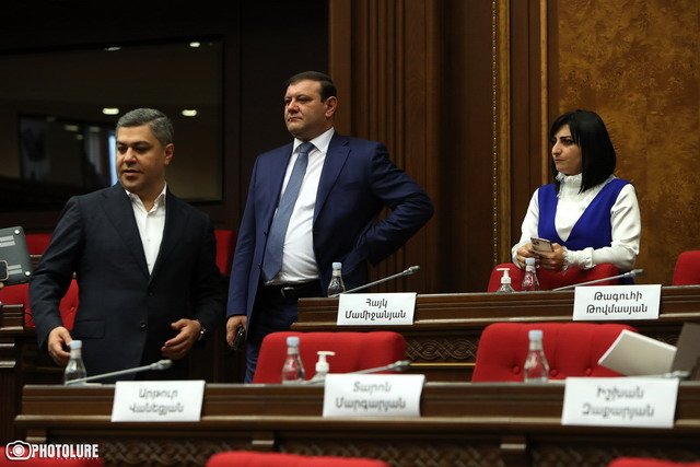 «Պատիվ ունեմ» և «Հայաստան» խմբակցություններն առաջարկեցին ԱԺ-ում ստեղծել Արցախի հարցերով մշտական հանձնաժողով