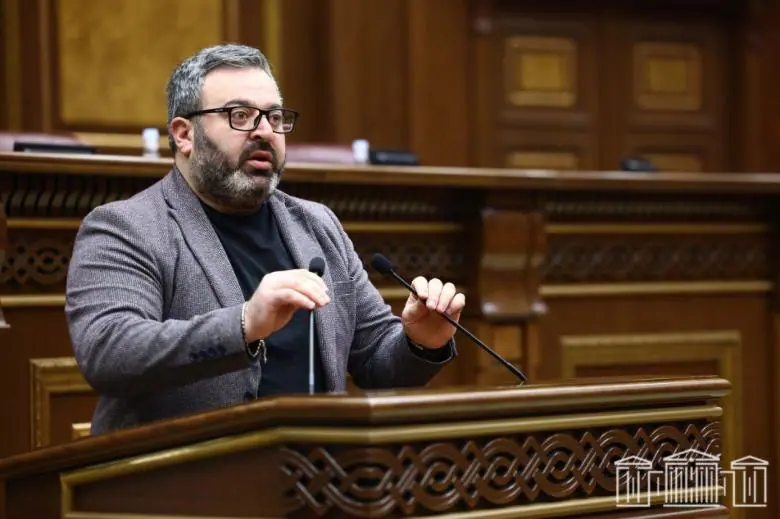 Կարո՞ղ է Փաշինյանը ուզի, որ պատարագներից առաջ հնչի Սուպեր Սաքոյի երաժշտութունը. Գառնիկ Դանիելյան