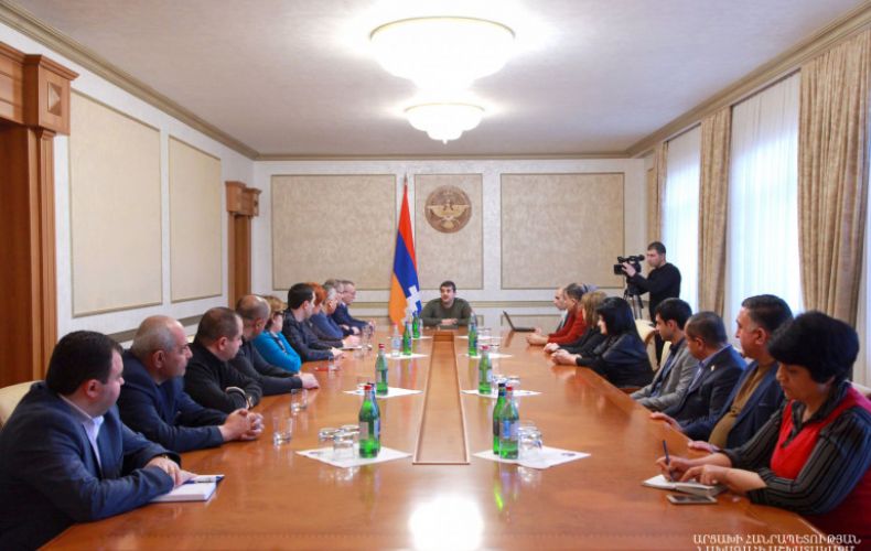 Արայիկ Հարությունյանն Արցախի ԱԺ խմբակցությունների հետ քննարկել է պատերազմի հետևանքով ստեղծված իրավիճակը