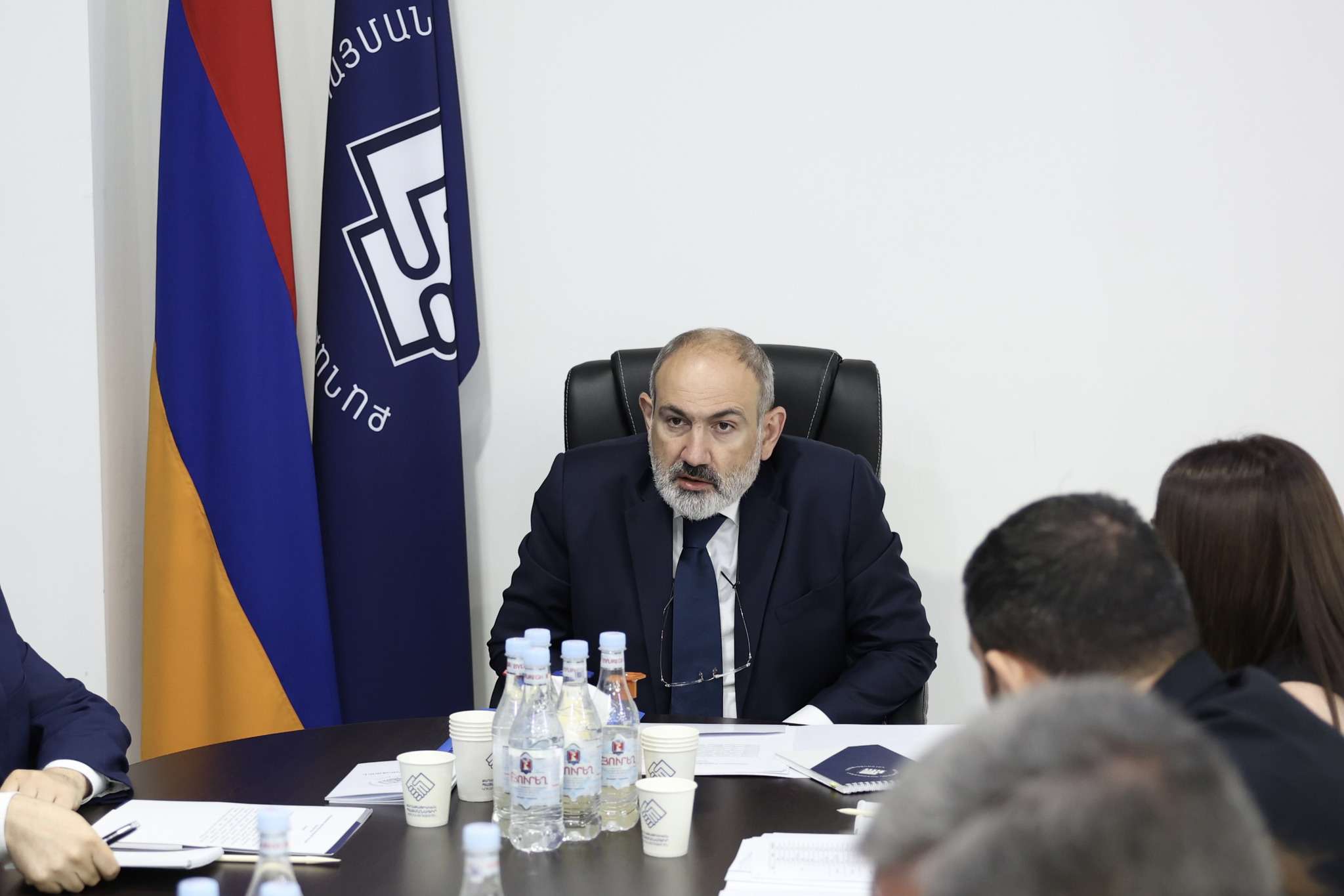 ՔՊ-ում դժգոհ են Փաշինյանի կադրային քաղաքականությունից, Փաշինյանն էլ դժգոհ է ՔՊ-ից. «Հրապարակ»