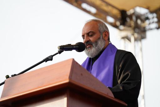 Պատերազմը չի՛ ավարտվել, այն շարունակվում է այս հանցավոր սահմանազատման և սահմանագծման տեսքով․ Բագրատ Սրբազան