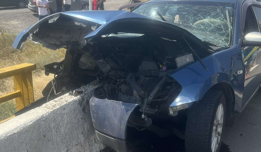 Երևան-Սևան ավտոճանապարհին մեքենան բախվել է ճամփեզրի արգելապատնեշին. կա զոհ