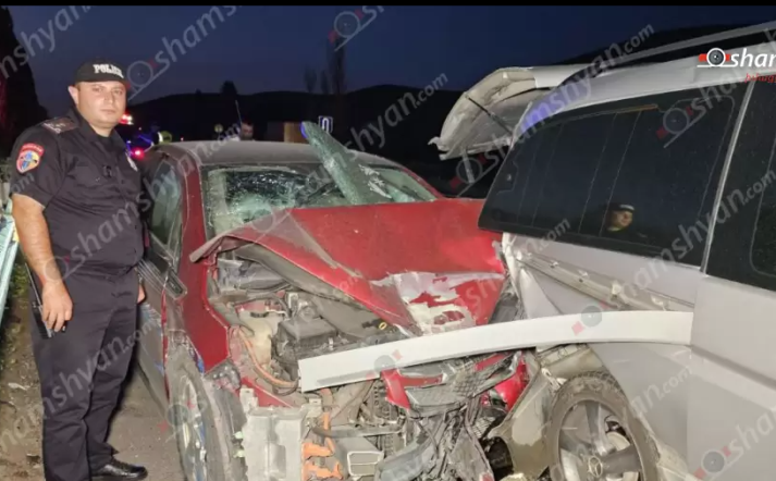 Սևան-Երևան ճանապարհին բախվել է 2 մեքենա․ 7 հոգի տեղափոխվել է հիվանդանոց