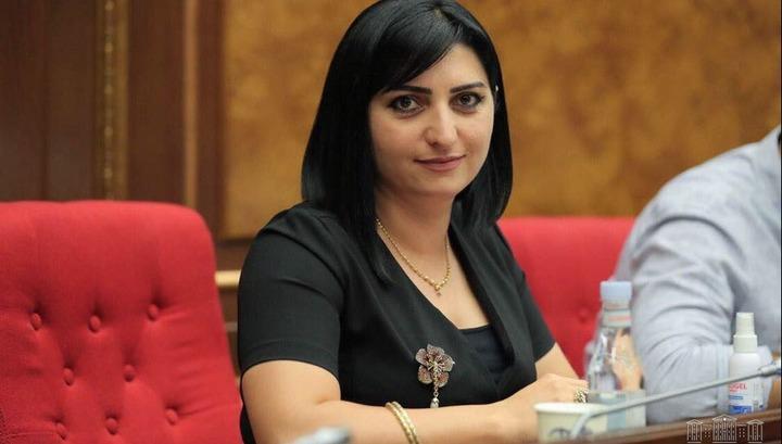 Սասուն Միքայելյանն իմ սրբությունն է. Թագուհի Թովմասյան