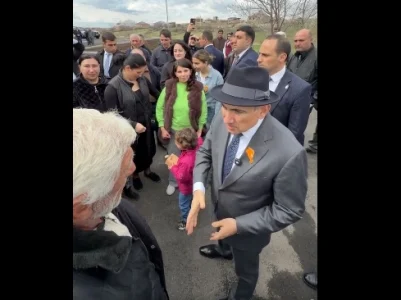 «Էլի ես մեղավոր դուրս եկա». Փաշինյանն առաջարկեց գյուղի բնակիչներին հավաքվել դպրոցում ու գիրք կարդալ