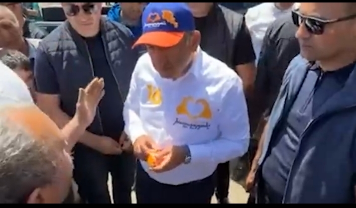 «Բա ասում ես՝ խաղաղություն ա՞, 300 հազար թուրք ա գալու». Փաշինյանը Բերդավանում հունից դուրս եկավ 
