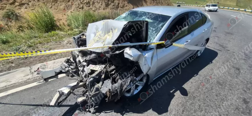 Խոշոր ավտովթար Լոռու մարզում․ Սպիտակի ոլորաններում բախվել են «Isuzu» բեռնատարը և «Dodge»-ը. կա 5 վիրավոր