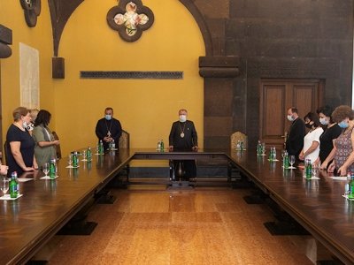 Գարեգին Բ-ն ընդունել է հայորդյաց տների պատասխանատուներին