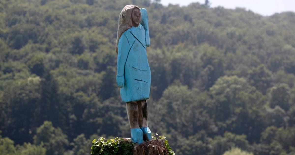 Սլովենիայում վանդալները հրկիզել են Մելանյա Թրամփի փայտե արձանը