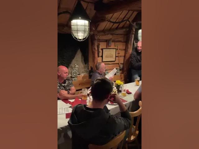 Գերմանական հայտնի ռեստորաններից մեկում գերմանացի հաճախորդները հանկարծակի սկսել են հայերեն երգել (տեսանյութ)