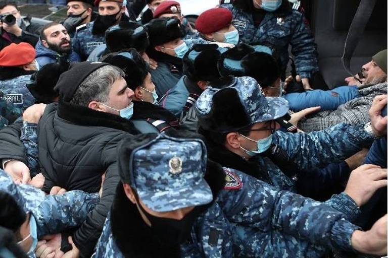 Բողոքի ակցիայի 37 մասնակից բերվել է ոստիկանության բաժիններ