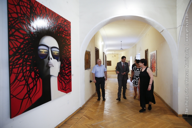 Հրաչյա Սարգսյանն այցելել է Ժամանակակից արվեստի թանգարան