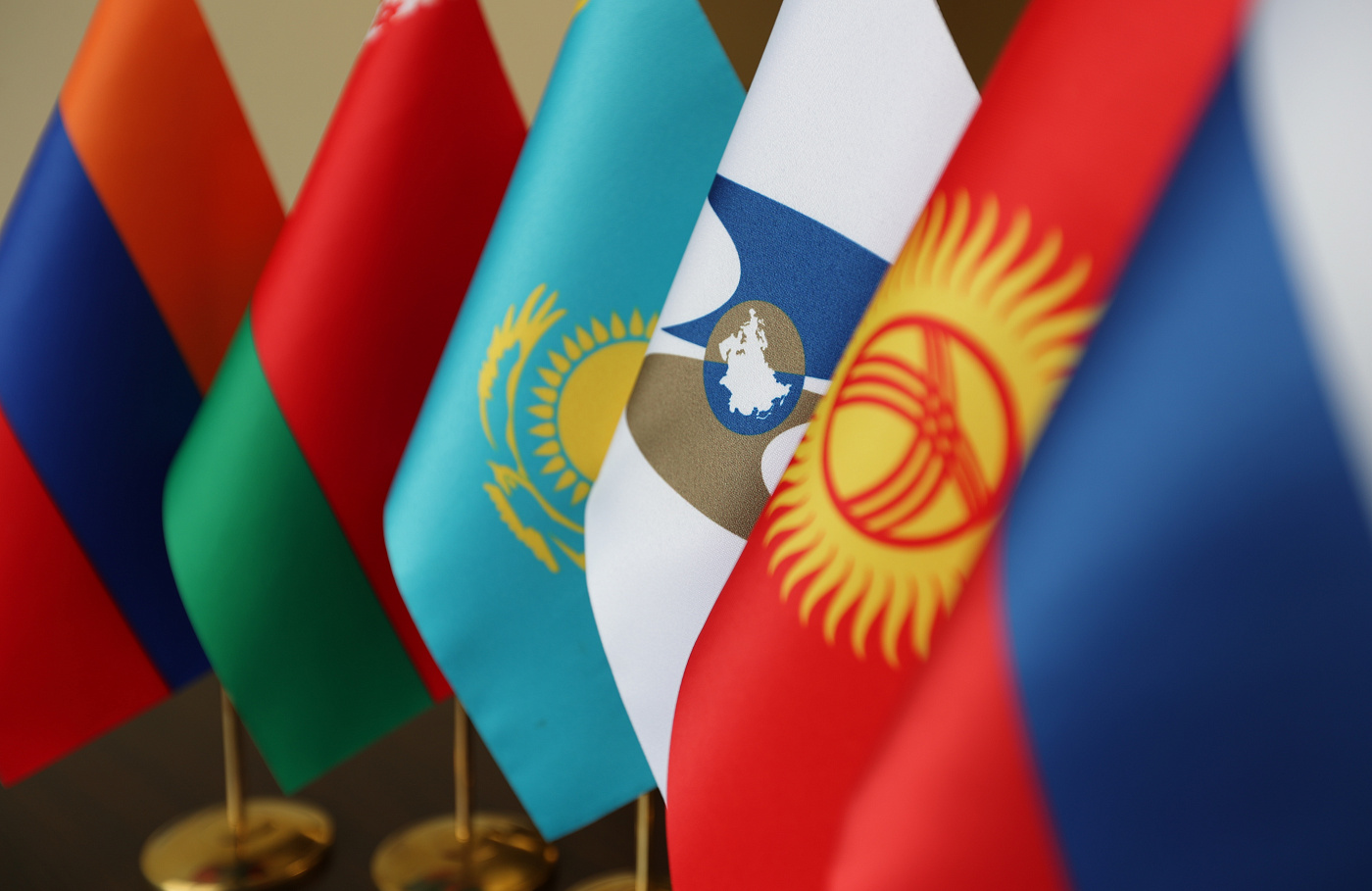Ղրղզստանի նախագահն առաջարկում է ԵԱՏՄ աշխատանքային միգրանտների համար սահմանել պարզեցված ընթացակարգ