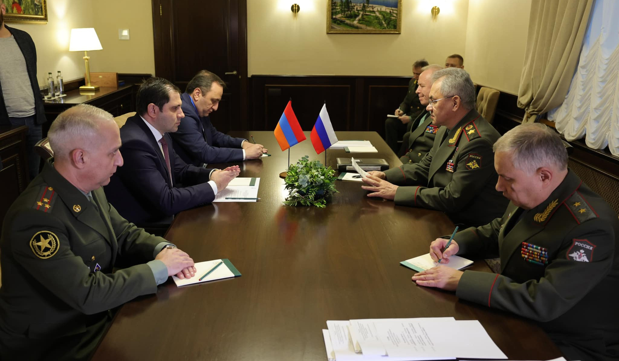 Министр обороны Армении на встрече глав МО стран ШОС и СНГ представил ситуацию, сложившуюся в регионе вследствие последней азербайджанской военной агрессии