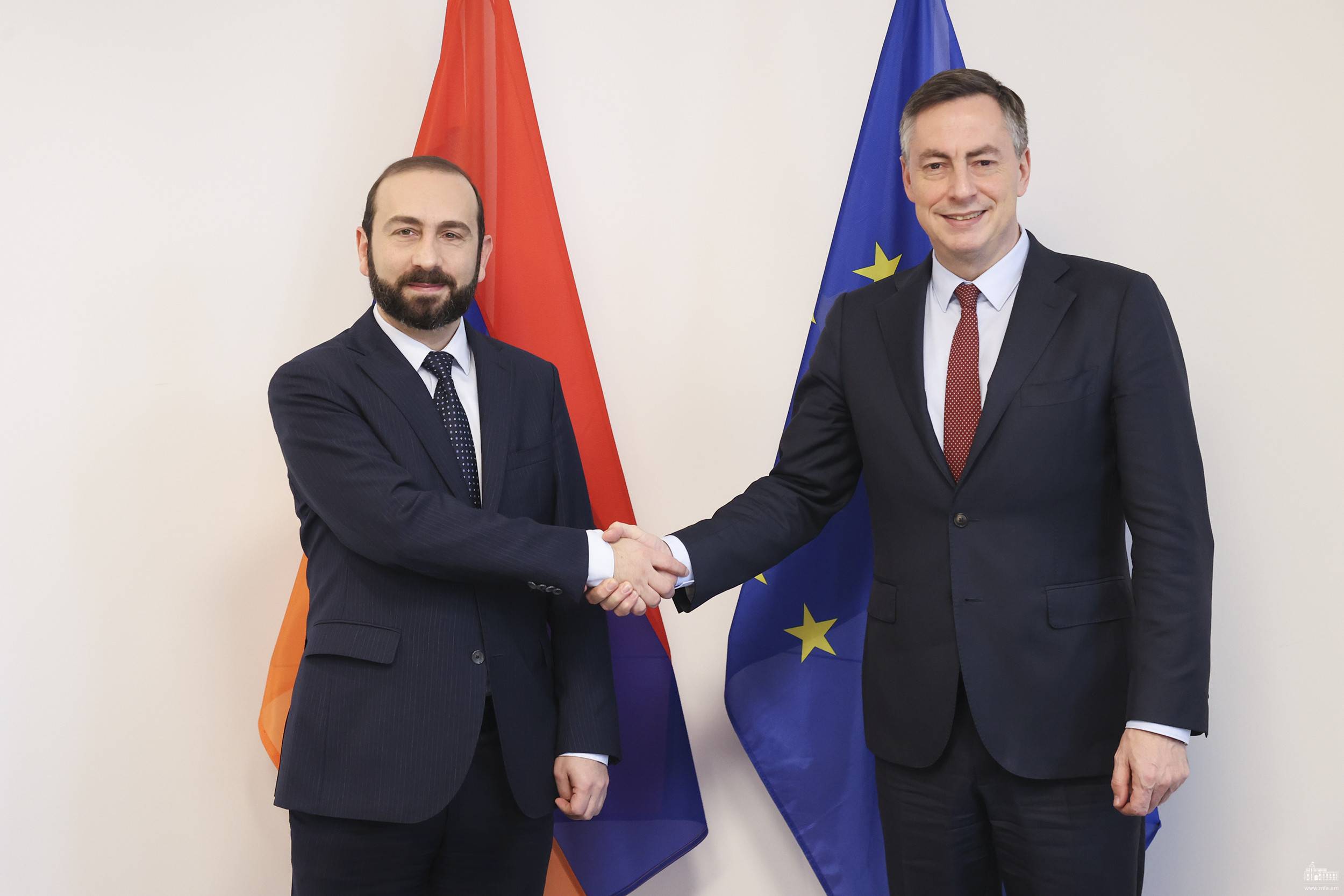 Министр Мирзоян подчеркнул необходимость усиления давления международного сообщества на Азербайджан с целью предотвращения гуманитарной катастрофы в Нагорном Карабахе