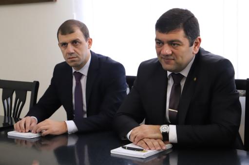 Փարսյանը Էլեն Ասատրյանի հետ հանդիպմանն անդրադարձել է պատերազմից հետո համայնքի խնդիրներին