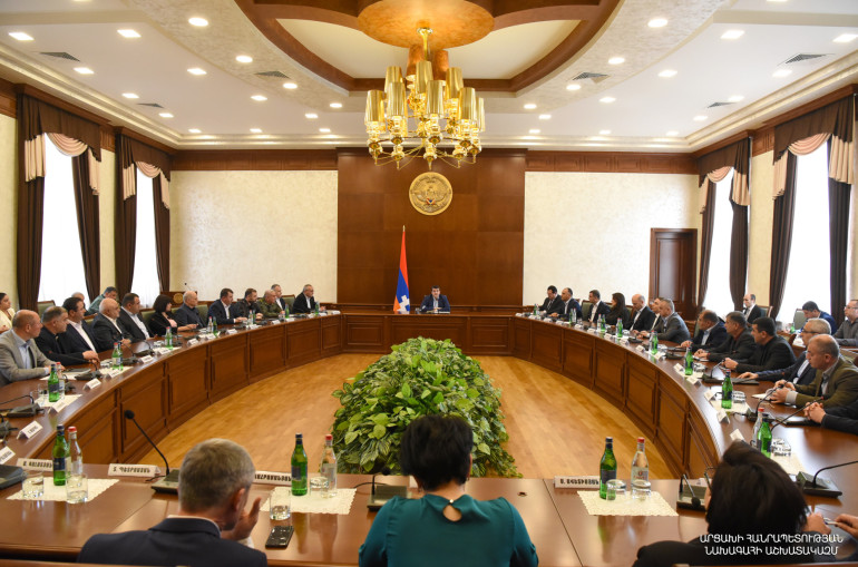 Փոփոխվող ներքին ու արտաքին մարտահրավերներին դիմակայելու համար անհրաժեշտ է համախմբել բոլոր ռեսուրսները․ ԱՀ նախագահ