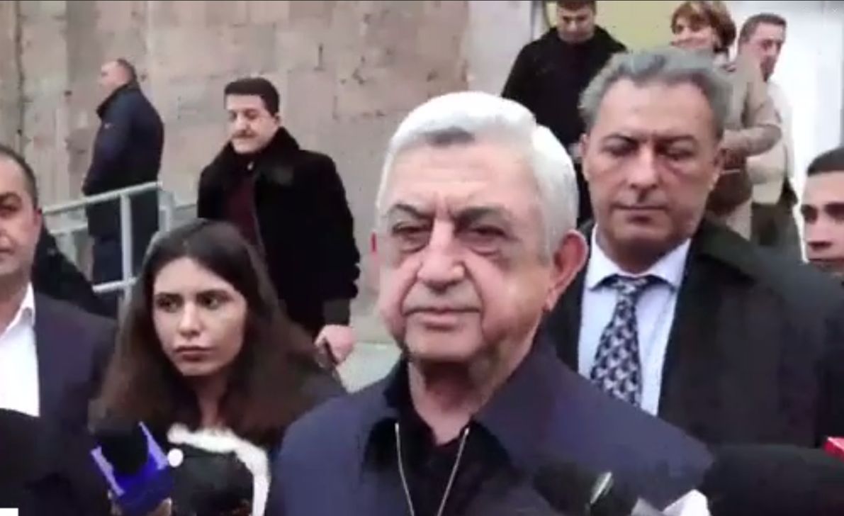 Սպասում ենք Վեհափառի հորդորին, պատրաստ ենք ցանկացած գործողության, ինքնագլուխ քայլ չենք անի․ Սարգսյան