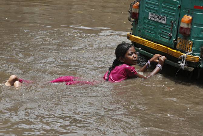 Հնդկաստանի հյուսիս-արևելքում հորդառատ անձրևների և կարկուտի հետևանքով տուժել է առնվազն 18 հազար մարդ