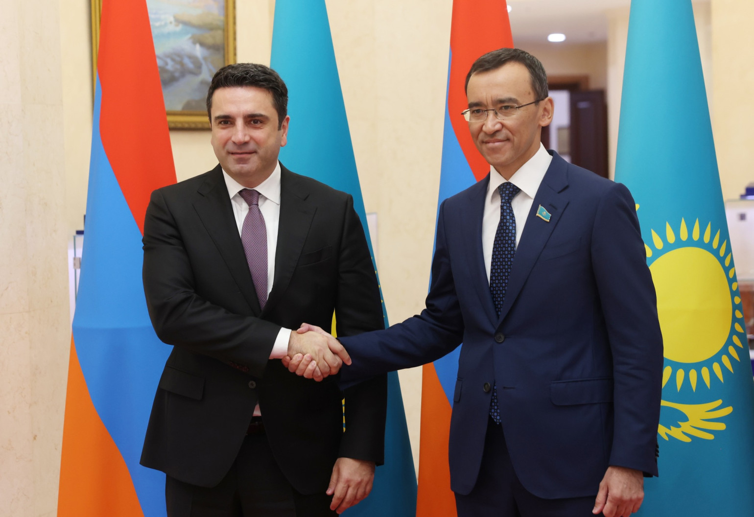Ալեն Սիմոնյանն ու Ղազախստանի խորհրդարանի նախագահը քննարկել են Հայաստանի ու Ադրբեջանի միջև խաղաղության հաստատման գործընթացին վերաբերող հարցեր