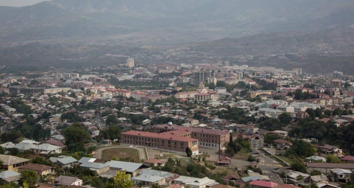 Ստեփանակերտում բնակելի շենքեր են վնասվել, վիրավորներ կան, զոհերի մասին հաստատված տվյալներ չկան. ԱՀ ՄԻՊ