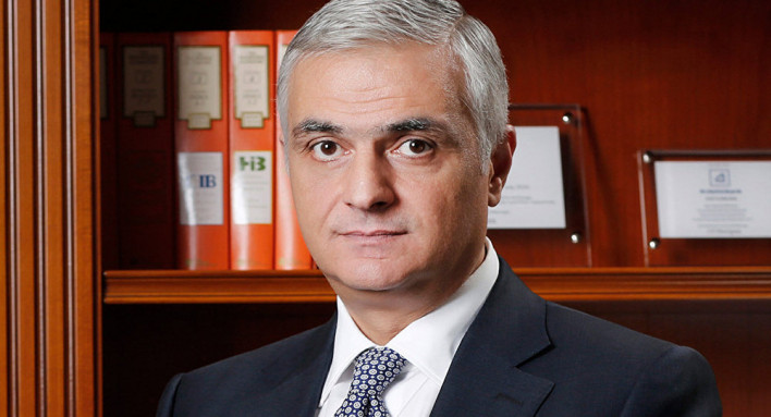 Մհեր Գրիգորյանը գրքեր է նվիրել Արմաշ համայնքի գրադարանին