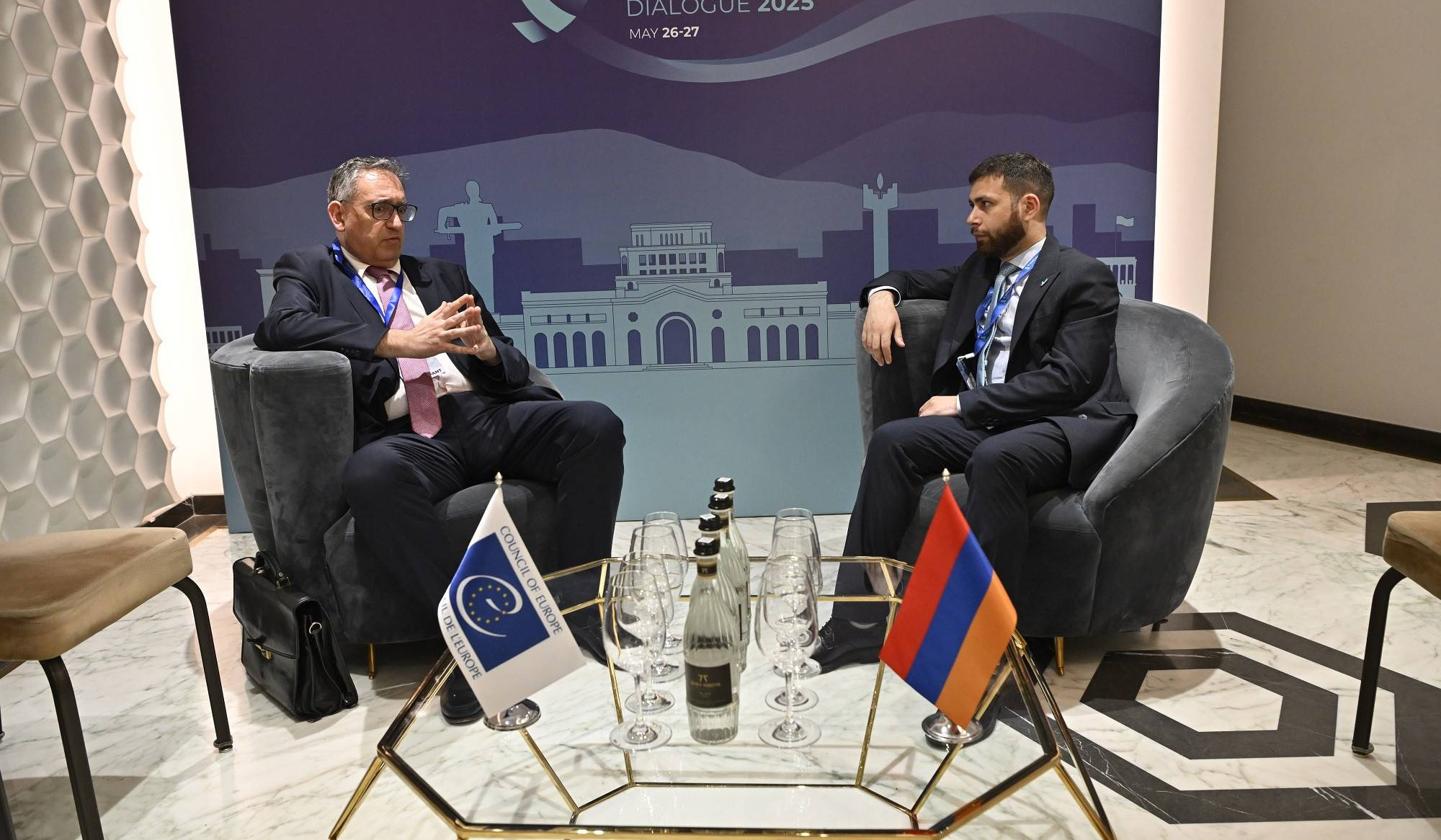 Վահան Կոստանյանը Միրոսլավ Պապայի հետ հանդիպմանը կարևորել է խաղաղության պայմանագրի ստորագրման հարցում միջազգային գործընկերների աջակցությունը