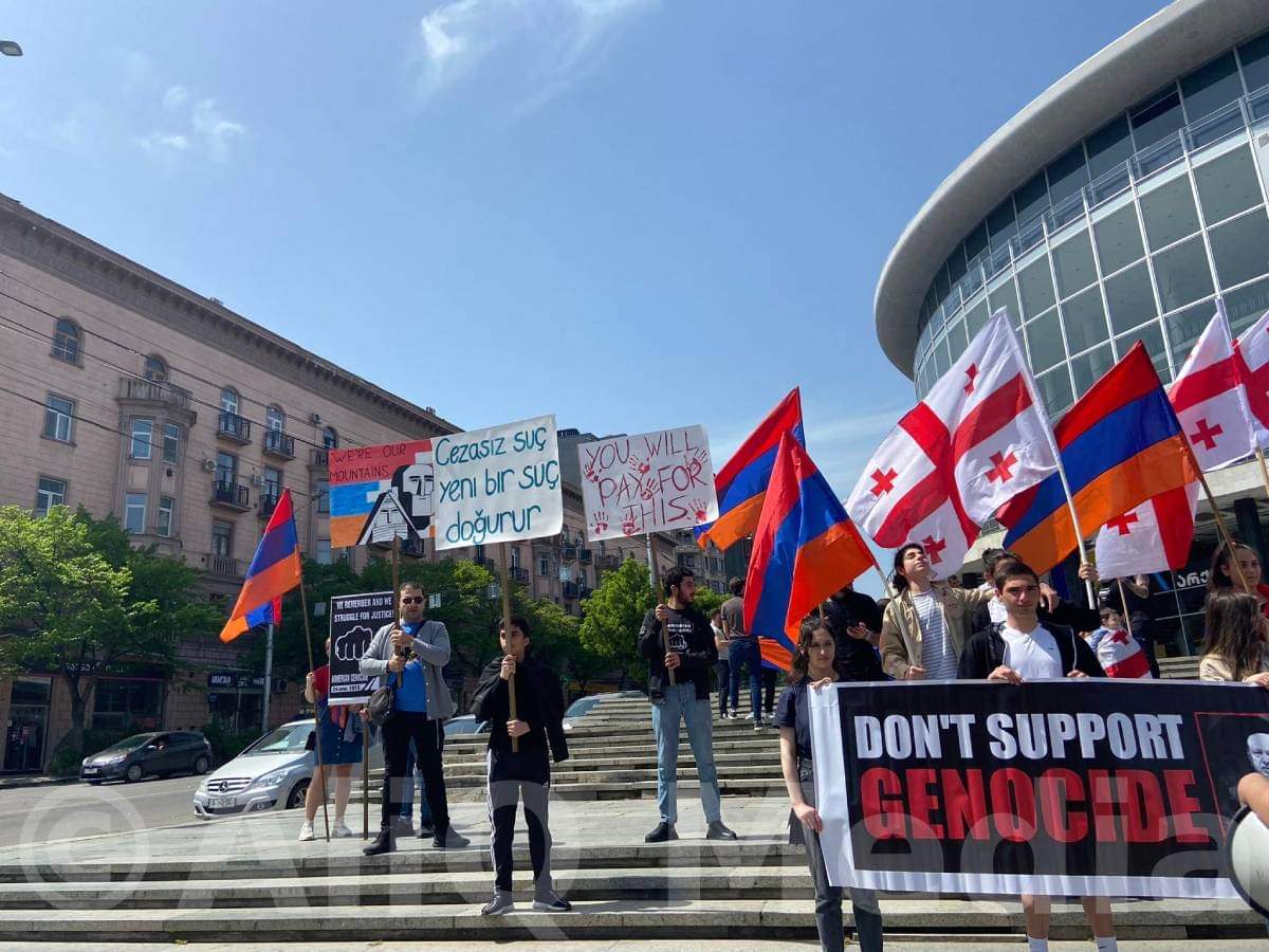 Վիրահայերի նախաձեռնությամբ Թբիլիսիում ընթանում է «Մի’ աջակցեք ցեղասպանությանը» երթը