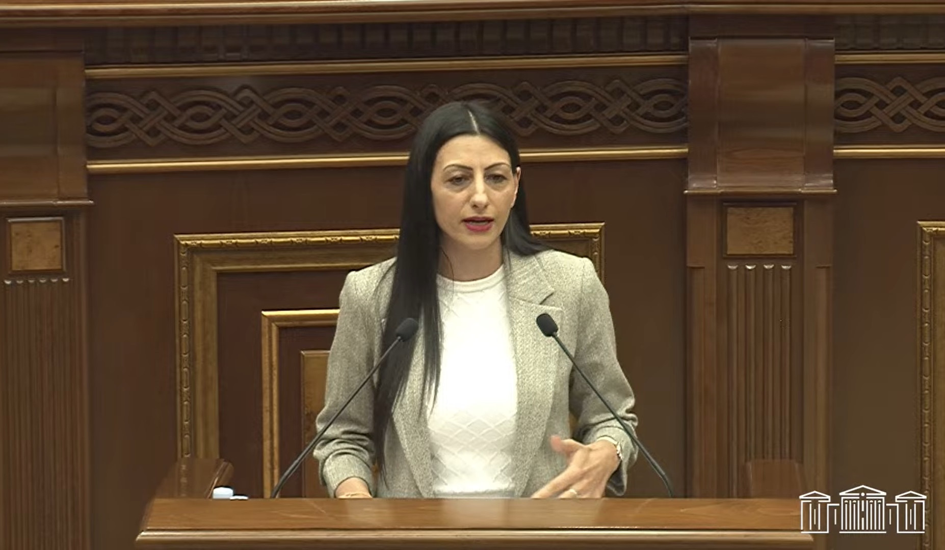 Օմբուդսմենի աշխատակազմին դուրս են հանում Պուշկինի 56 հասցեից. «Ժողովուրդ»