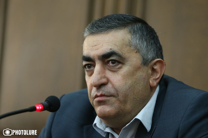 Արմեն Ռուստամյանն ԱԺ-ին առաջարկում է հայտարարությամբ արձանագրել Հայաստանի կարմիր գիծը