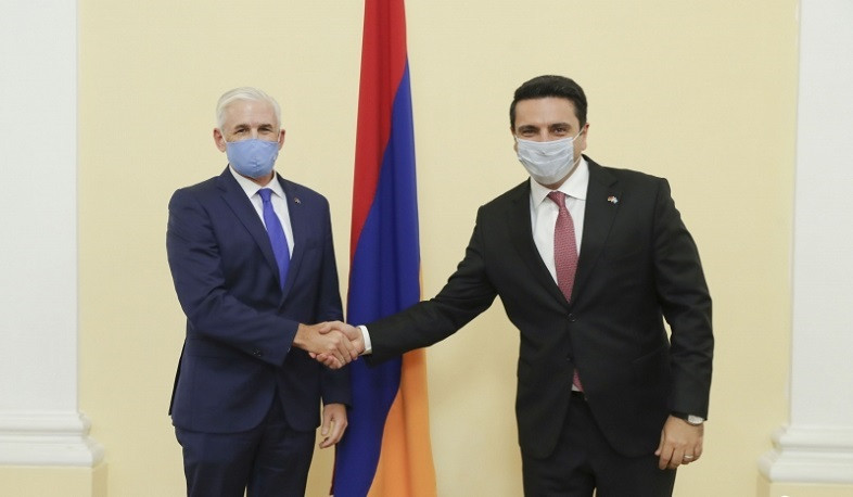 Ալեն Սիմոնյանը Շոմբի Շարփի հետ քննարկել է հետագա համագործակցության ճանապարհային քարտեզների մշակման ժամանակագրությունը