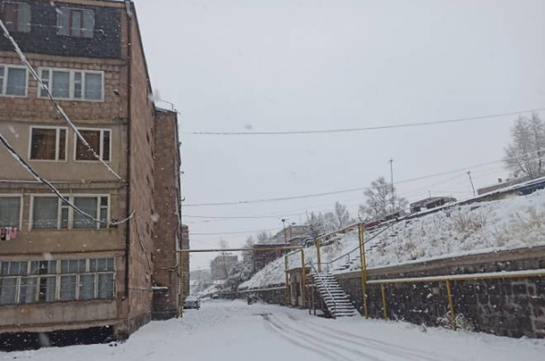 Հայաստանում ձյուն է տեղում. Գեղարքունիքում մինչև 5 սանտիմետր շերտով ձնածածկույթ է ձևավորվել