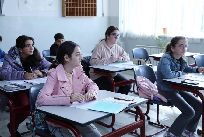 Գեղարքունիքի մարզի կրթական հաստատություններ են հաճախում ԼՂ-ից բռնի տեղահանված 800 աշակերտ