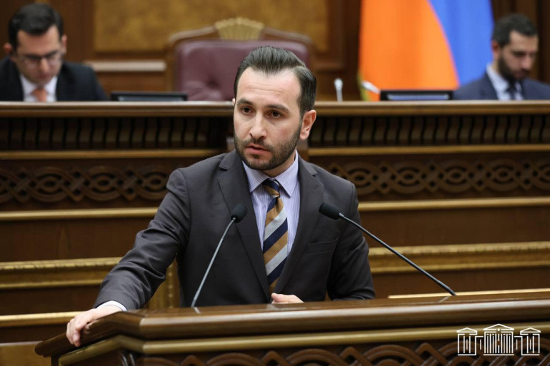 ԼՂ հարցը թոկ սարքելու ամենակարևոր գործող անձանցից մեկը եղել է ձեր ղեկավարը՝ Ռոբերտ Քոչարյանը. Կոնջորյանը՝ Խաչատրյանին