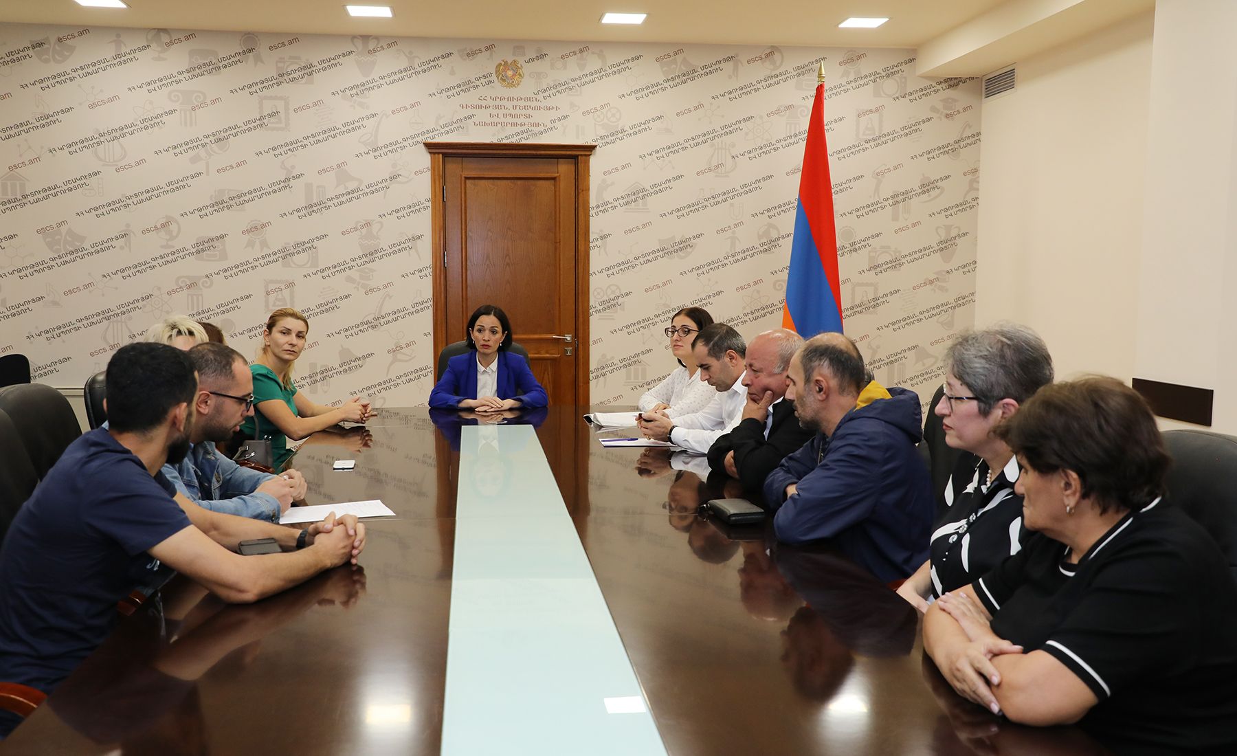 Պարզաբանումներ թեմատիկ պլանավորումների վերաբերյալ. Ժաննա Անդրեասյանն ընդունել է մի խումբ ուսուցիչների