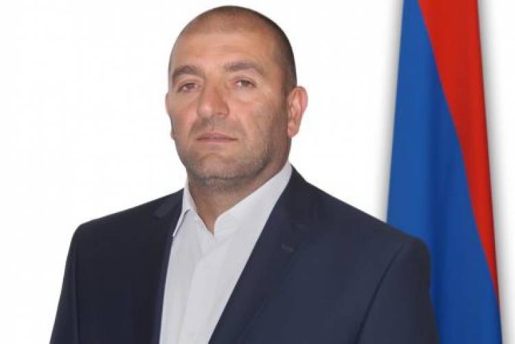 Տեղ համայնքի ավագանու ընդդիմադիր անդամ Մասիս Զեյնալյանը պահանջում է համայնքապետի հրաժարականը․ «Հրապարակ»