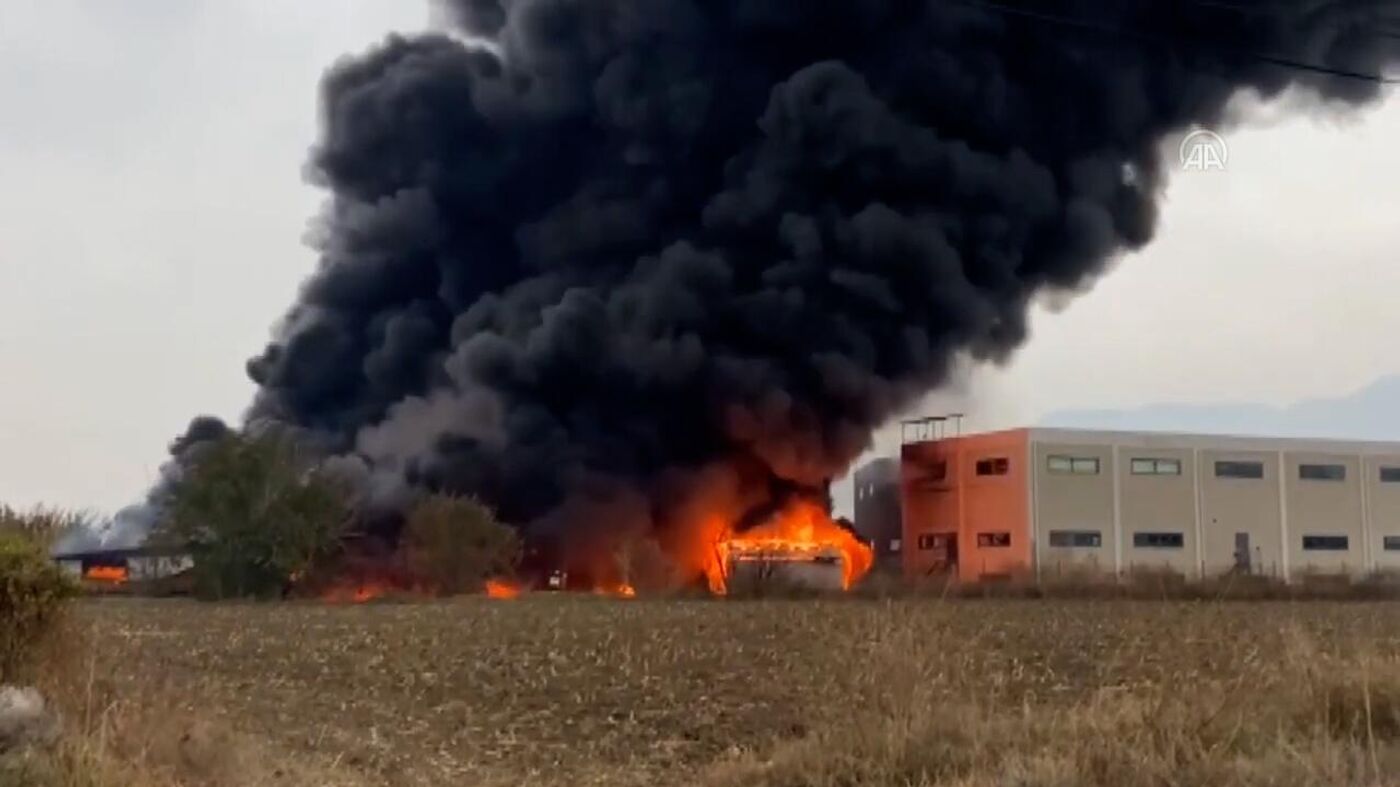 Թուրքիայի քիմիական գործարաններից մեկում հրդեհ է բռնկվել․ պայթյուններ են լսվում (տեսանյութ)