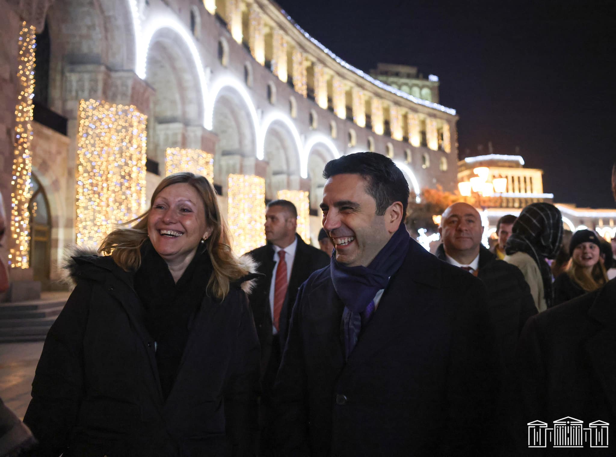 Ֆրանսիայի Ազգային ժողովի նախագահ Յաել Բրաուն-Պիվեի հետ զբոսանք գիշերային Երևանում. Ալեն Սիմոնյանը լուսանկարներ է հրապարակել