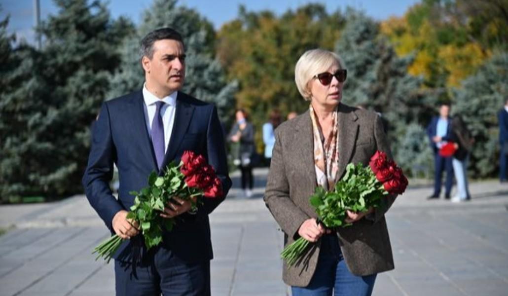 Հայաստանի և Ուկրաինայի օմբուդսմանները Ծիծեռնակաբերդում հարգանքի տուրք են մատուցել