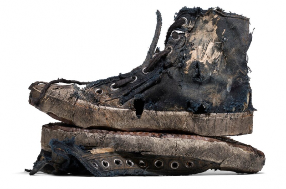 Balenciaga-ն ներկայացրել է կեղտոտ, պատառոտված նոր կոշիկների շարք՝ 1600 դոլար արժողությամբ (լուսանկարներ)