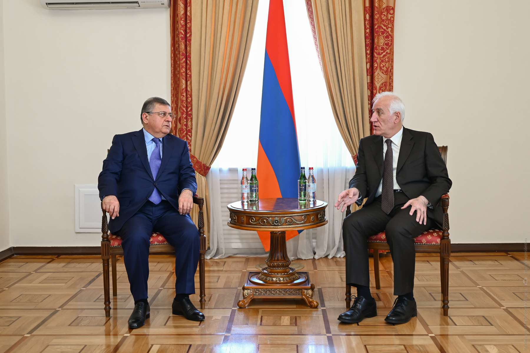 Նախագահ Խաչատուրյանն ընդունել է Գագիկ Ջհանգիրյանին (տեսանյութ)