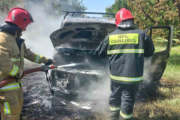 Արաքս գյուղում ավտոմեքենա է այրվել