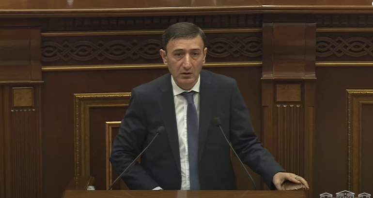 Ամենից կարևոր հարցերից մեկն էլ հետևյալն էր, ոնց է նախագիծը լուծում խաղամոլության տարածման խնդիրը․ Թունյան