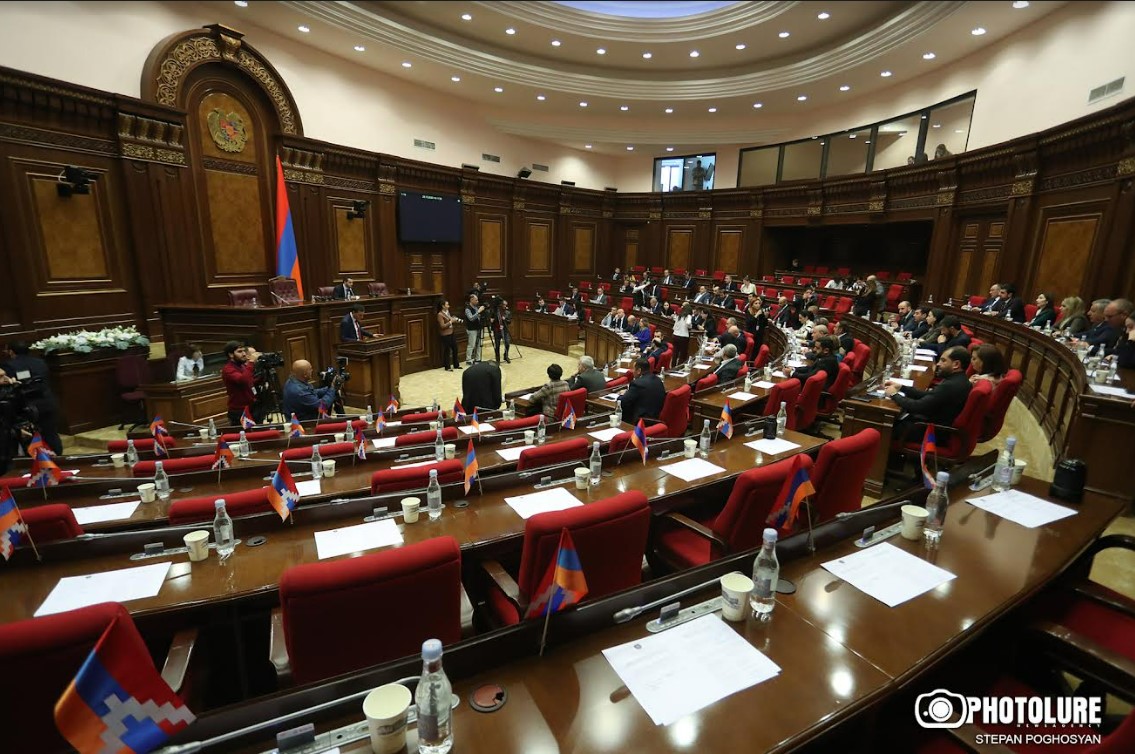 ԱԺ-ում հայտարարությունների ժամ է՝ ուղիղ