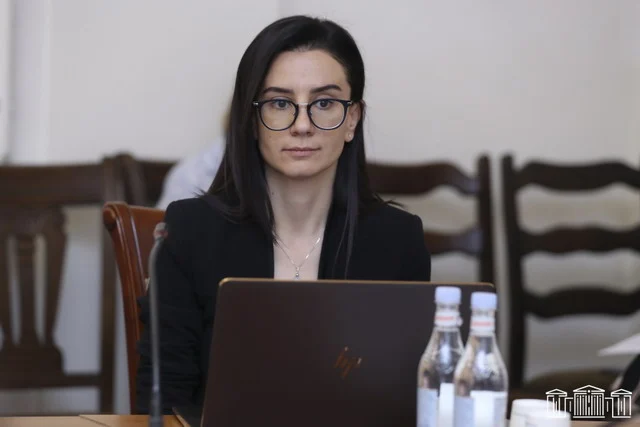  Կոտայքի մարզի գաղտնալսված դատախազ Ապրես Գրիգորյանը դատի է տվել Աննա Վարդապետյանին