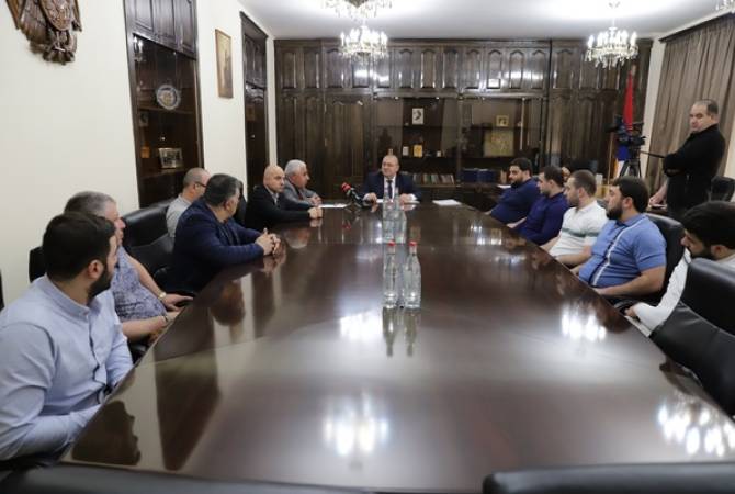 Շիրակի մարզպետը շնորհավորել է ծանրամարտի Եվրոպայի առաջնությունում հանդես եկած շիրակցի ծանրորդներին