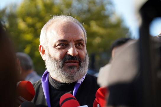 Չլուսացրած, շունչը բերանում՝ սահմանազատման կանոնակարգը ստորագրվել է Ալիևի հրահանգով. Բագրատ Սրբազան