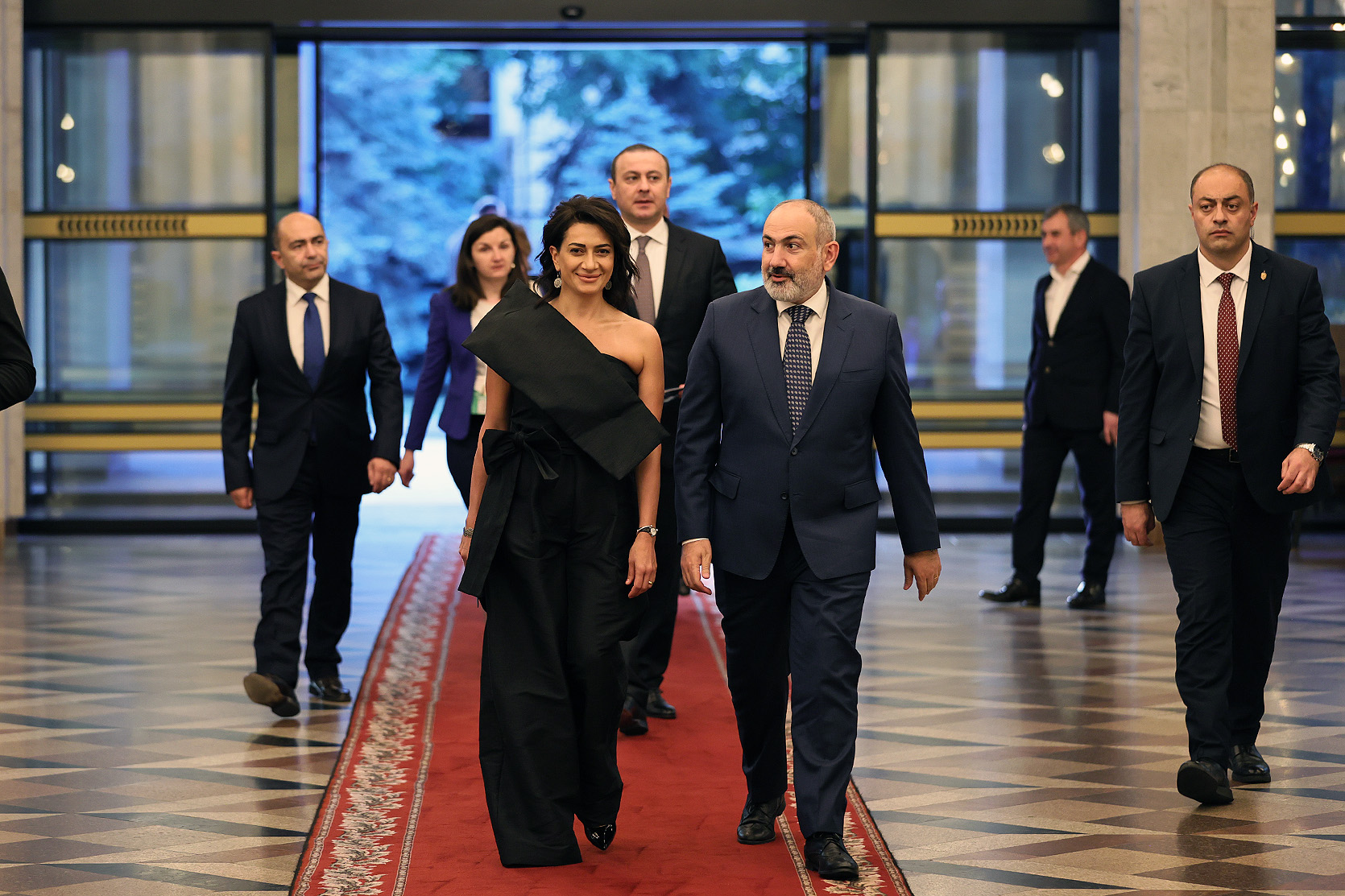 Премьер-министр вместе с супругой посетил концерт в рамках саммита Европейского политического сообщества